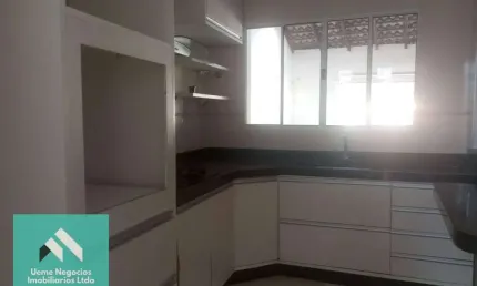 Vende-se casa térrea, 3 dormitórios, 2 banheiros, 2 vagas cobertas – 250m² por r$ 400.000,00 – jardim aeroporto iii, mogi das cruzes