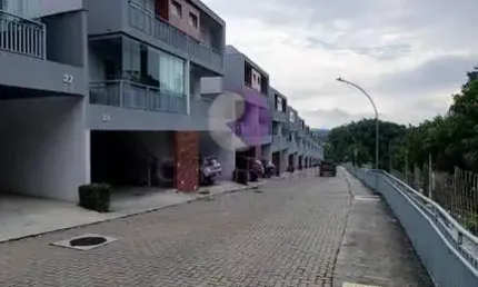 Casa com 3 quartos à venda no Jardim Modelo, Suzano 
