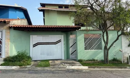 Sobrado com 3 dormitórios à venda, 245 m² por R$ 850.000,00 - Jardim Modelo - Suzano/SP