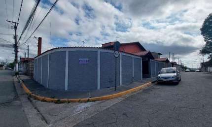 Casa com 3 dormitórios à venda, 193 m² por R$ 700.000,00 - Vila Monte Sion - Suzano/SP