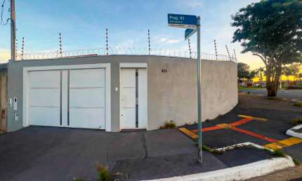 Casa de esquina à Venda no Bairro Cristo Redentor - Ribeirão Preto
