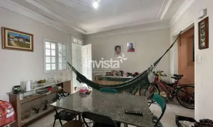 Comprar casa de 3 dormitórios na Vila Mathias em Santos