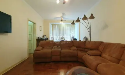 Apartamento de 3 dormitórios com dependência no Boqueirão em Santos
