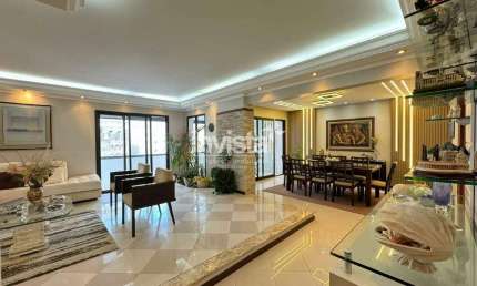 Comprar apartamento de três suítes, na quadra da praia, no Embaré!!!!