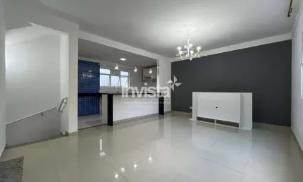 Casa Duplex em Villagio no bairro do Gonzaga em Santos.