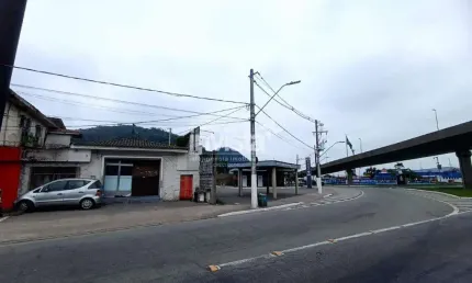 Loja/Ponto Comercial de esquina na ENTRADA DE SANTOS