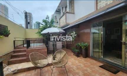 Casa com 3 quartos para alugar no Embaré, Santos 