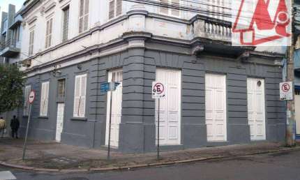 Prédio de 200m² no Bairro Floresta, próximo a Santa Casa