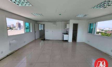 Aluga-se sala comercial na cobertura com 127m² na Ipiranga