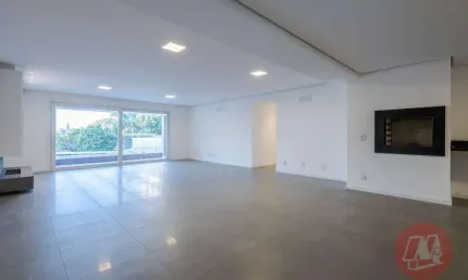 No Cristal, Garden de 315 m², 3 suítes, 3 vagas e piscina.