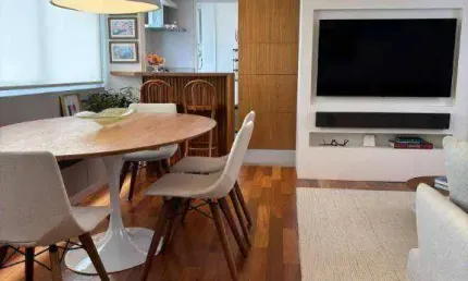 Na Carlos Von Koseritz  89,63 m² privativos, 2 dormitórios, 2 vagas e elevador.
