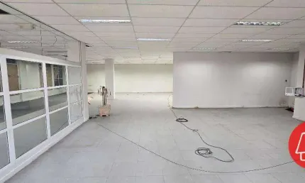 Prédio comercial de 800m² com 22 vagas pra venda/aluguel.