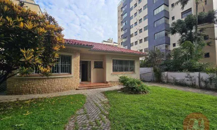 Casa com 3 dormitórios para alugar, 250 m² por R$ 9.483/mês - Petrópolis - Porto Alegre/RS