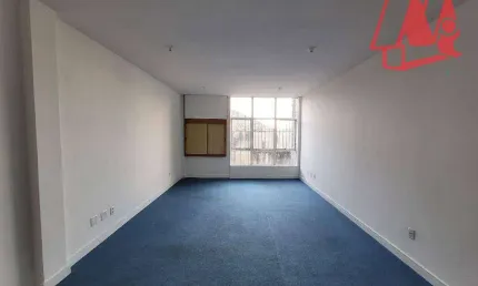 Sala de fundos na São Manoel próxima ao Hospital de Clínicas