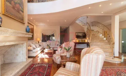 Casa 727 m² privativos,4 suites, 6 vagas e infraestrutura