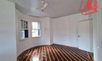 Casa de 526m² total 261m² útil na Bento próximo ao Posto do INSS