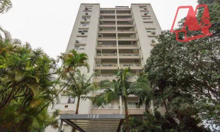 No Moinhos de Vento, 139 m², 2 vagas e infraestrutura.