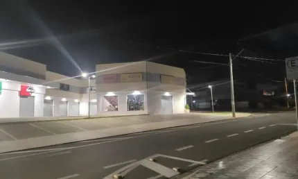 Casa para Venda em Sorocaba, Jardim Piazza di Roma, 4 dormitórios, 1 suíte, 3 banheiros, 2 vagas
