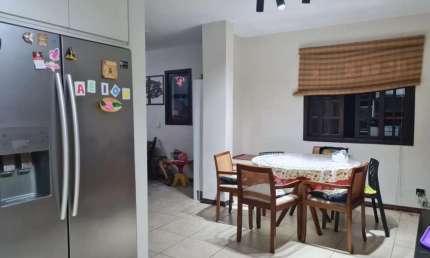 Casa em Condomínio para Venda em Cotia, Colinas de São Fernando, 5 dormitórios, 2 suítes, 4 banheiros, 2 vagas