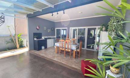 Casa em Condomínio para Venda em Santana de Parnaíba, Alphaville, 4 dormitórios, 2 suítes, 5 banheiros, 4 vagas