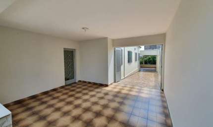 Casa para Venda em Sorocaba, Vila Augusta, 3 dormitórios, 2 banheiros, 4 vagas
