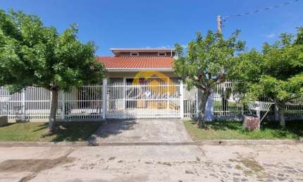 CASA EM REGIÃO DE MORADORES FIXOS EM NOVA TRAMANDAÍ