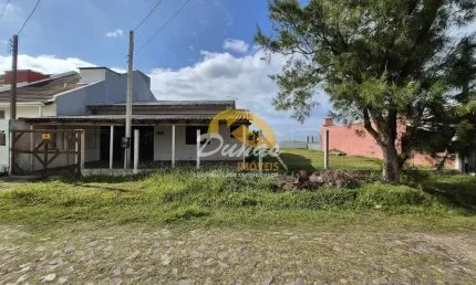 Casa com 2 quartos à venda na Zona Nova, Tramandaí 