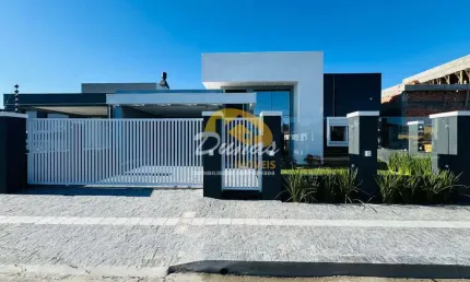 RESIDÊNCIA DE ALTO PADRÃO CONSTRUTIVO NO CENTRO DE TRAMANDAÍ