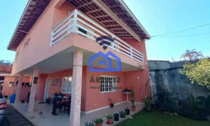 Sobrado à venda no bairro Estrela D'alva em Caraguatatuba, a 5 minutos do Centro da cidade, perto d