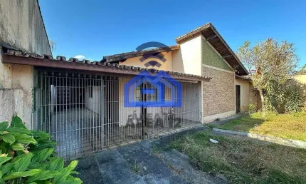 Casa à venda no Indaiá com 3 dormitórios, 3 banheiros, sala, vaga para 3 carros na garagem em Carag