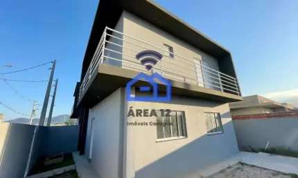 Lindo sobrado à venda com 3 dormitórios, sendo 1 suíte, 3 vagas de garagem, excelente acabamento e