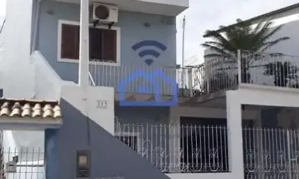 Sobrado à venda no bairro do tinga com 2 dormitórios, sala, cozinha, banheiro, área de serviço e qu
