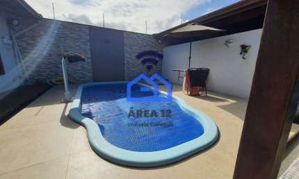Casa à venda na Martim de Sá - 3 dormitórios, sendo 1 suíte, sala, banheiro social, garagem para 6