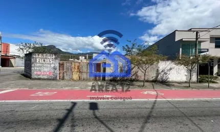 Área à Venda no Centro de Caraguatatuba: Terreno de Esquina em Localização Estratégica, um ótimo in