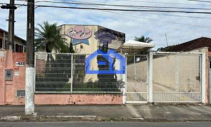 Ponto comercial para aluguel - Com uma grande cozinha, uma suíte máster e uma casa com 3 dormitório