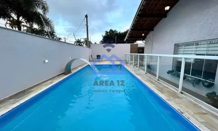 Casa com piscina à Venda com 03 dormitórios, sendo 01 suíte e 03 banheiros, no bairro do Indaiá em