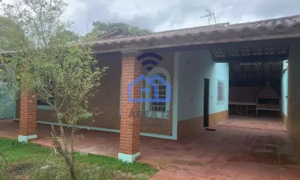Casa à venda no bairro do Indaiá em Caraguatatuba, SP - 03 Dormitórios, sendo 01 suíte, área com ch