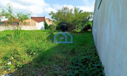 Terreno plano de 245m² à venda em rua pavimentada e ótima localização no bairro Gaivotas em Caragua