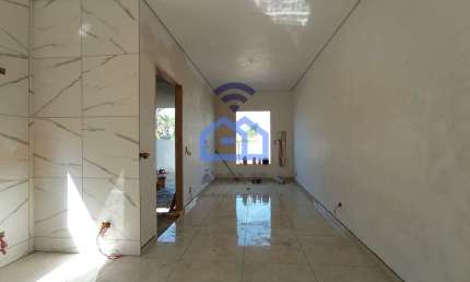 Casa à venda com 02 dormitórios, sendo 01 suíte, sala, cozinha, quintais e 02 vagas de garagem no b
