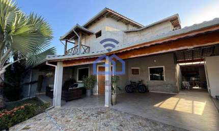Sobrado à venda no bairro do Indaiá em Caraguatatuba, SP - 266m², 5 dormitórios, sendo 2 suítes - I