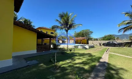 Ampla Área à venda no Travessão em Caraguatatuba, SP - 2000m² de construção, contém três residência