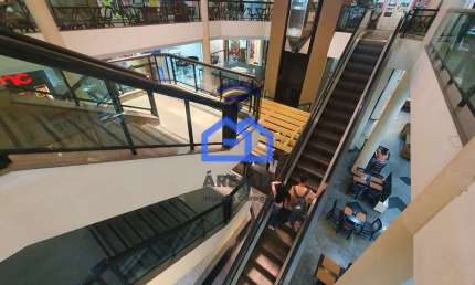 Sala comercial à venda no Caraguá Praia Shopping, Sala com 27m² - Reformada, com acabamentos impecá