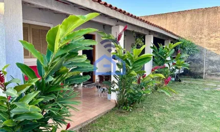 Casa à venda no bairro Travessão em Caraguatatuba, SP - 2 dormitórios, sendo 1 suíte, cômodos amplo