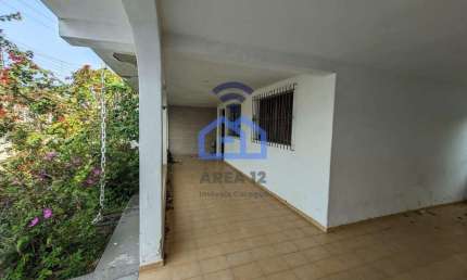 Casa ampla com edícula à venda no bairro Jardim Primavera em Caraguatatuba, SP - 4 dormitórios, gar