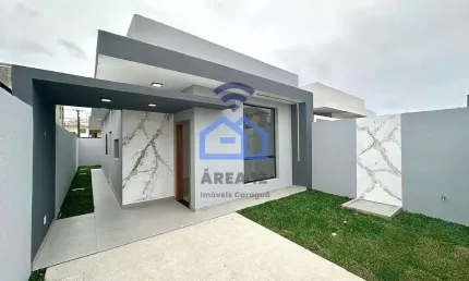 Casa à venda, com um acabamento diferenciado, 2 dormitórios, 2 banheiros, no bairro do Golfinho em