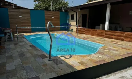 Casa ampla à venda no bairro Jardim das Gaivotas em Caraguatatuba, SP - 3 dormitórios, sendo 2 suít