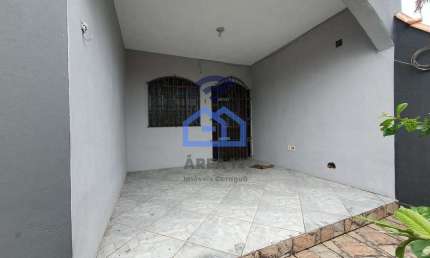 Casa com edícula à venda no bairro do Massaguaçu em Caraguatatuba, SP - 160m², com 3 dormitórios, v