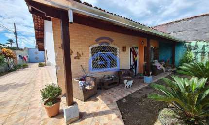 Linda Casa á venda no bairro Canto do Mar em São Sebastião, SP - Venha viver a poucos passos da pra
