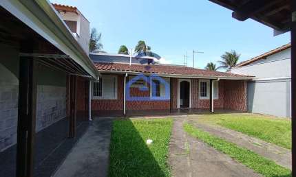 Terreno de 360m² com Edícula grande à Venda no bairro Jardim Britânia em Caraguatatuba, SP - Confor
