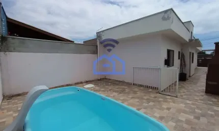 Casa à Venda no bairro do Morro do Algodão em Caraguatatuba, SP - Duas suítes e Piscina em 180m² de